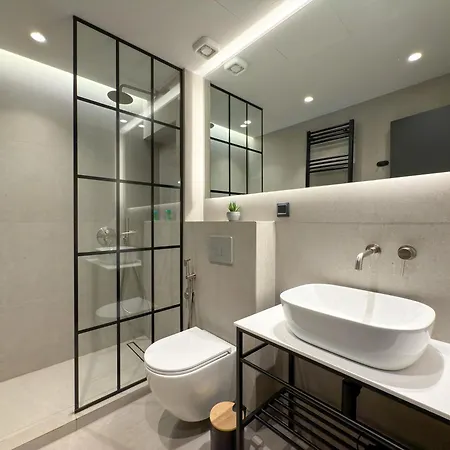 Liv Luxury Mini Penthouse Center 7a *