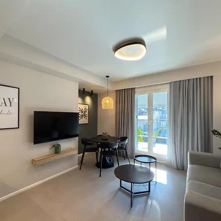 Liv Luxury Mini Penthouse Center 7a